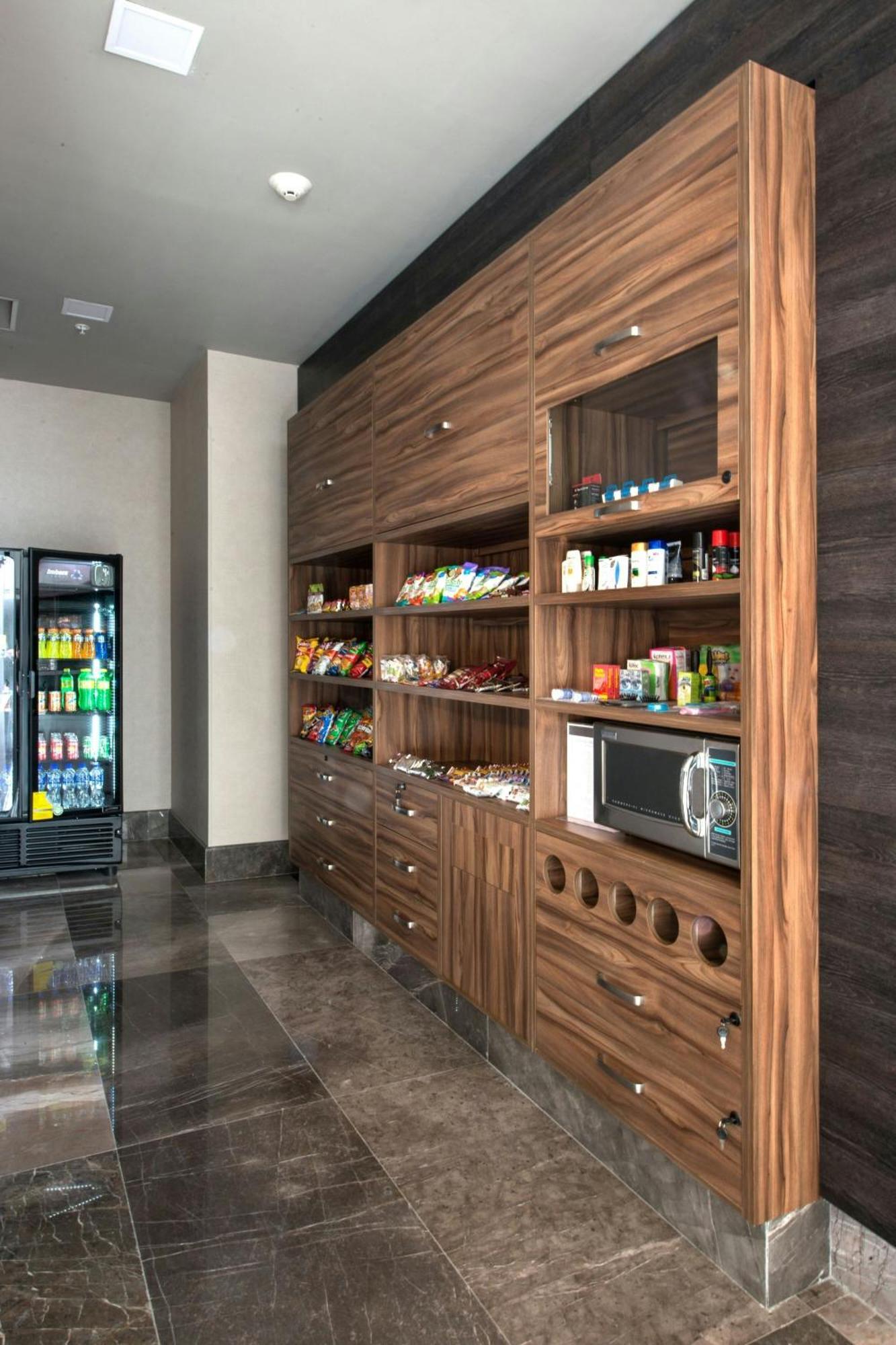 Courtyard By Marriott San Luis Potosi, Los Lagos Exterior photo